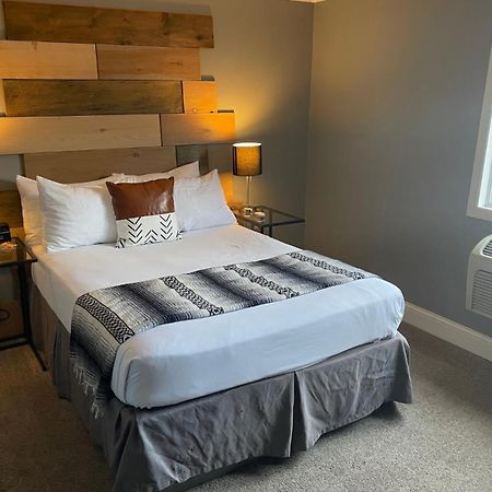 Hotel Rapids Гранд Рапидс Екстериор снимка